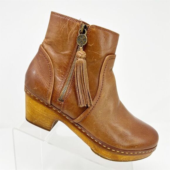 Patricia Nash Women's Brown Leather Tasseled Ankle Clog Booties Size 9M Studded